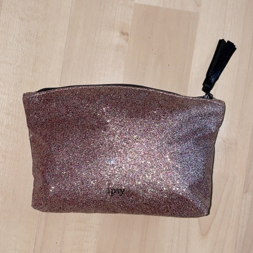 Ipsy glitter โจ all over for bundles or not, but when bundle up 3+ save 30% - Picture 2 of 7